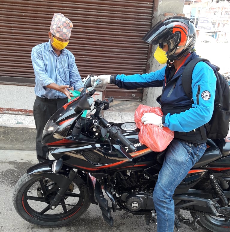 सङ्क्रमणमा एचआईभी सङ्क्रमितको घरघरमा औषधी