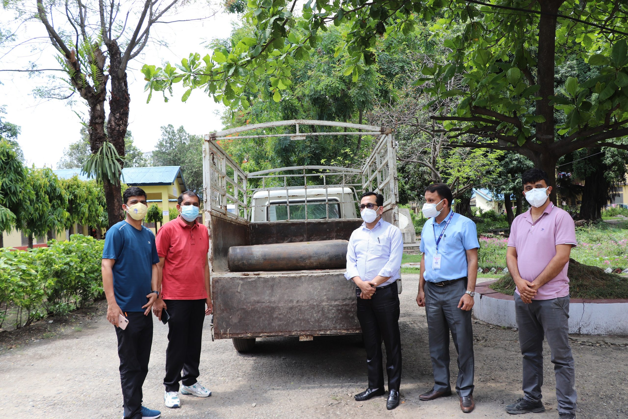 चितवन समाजले दियो भरतपुर अस्पताललाई अक्सिजन