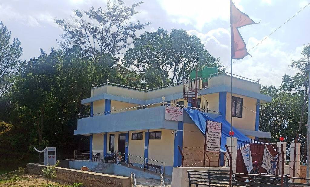 कोभिड-१९ अस्थायी अस्पतालमा कार्यरत डाक्टर र कर्मचारीमाथि कुटिपट, तीन जना पक्राउ
