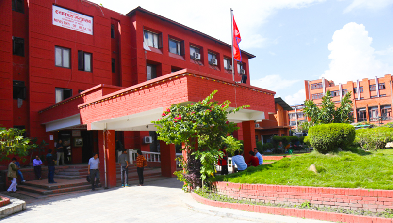 स्वास्थ्य मन्त्रालयले १८ वर्षमाथिका सबै नागरिकलाई कोरोना खोप दिने