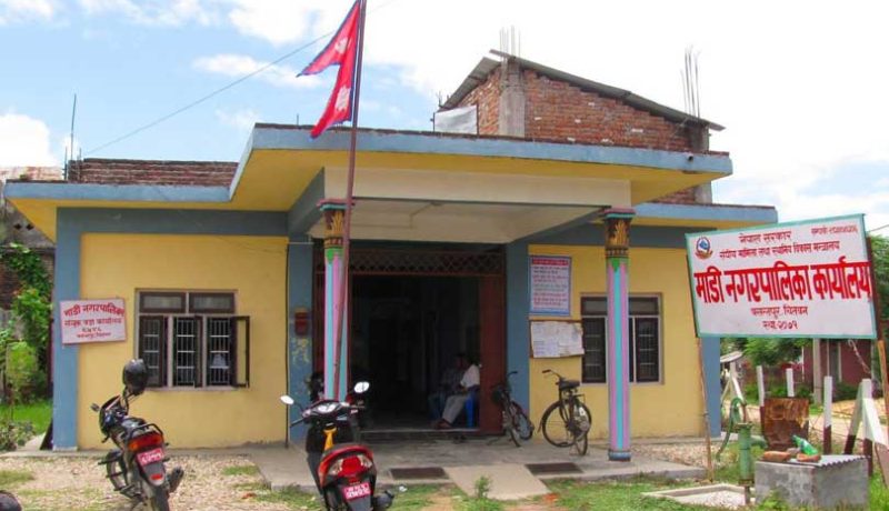 माडीलाई प्लाष्टिक मुक्त नगर वनाईदै