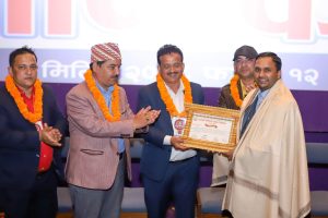 ‘म यस्तो गीत गाउँछु २’ को प्रिमियर शोमा तीन विधाका ब्यक्तित्वहरु सम्मानित!