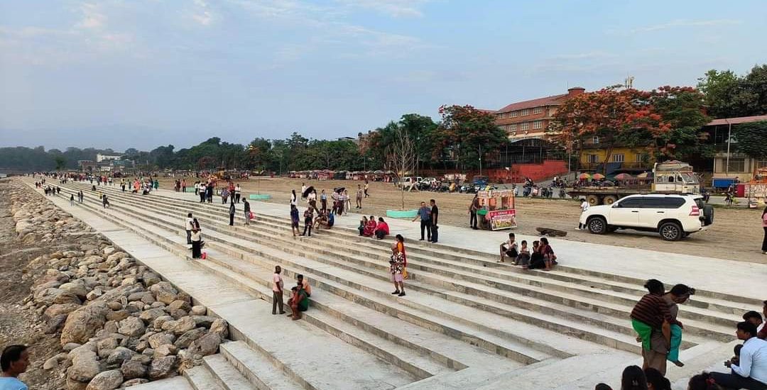नारायणी किनारः तटबन्ध सहित सौन्दर्यअभिवृद्धि