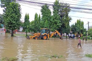 अविरल वर्षाका कारण सेती प्रादेशिक अस्पताल सहित धनगढी बजार डुबानमा