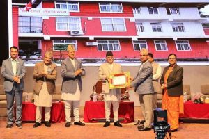 उत्कृष्ट कार्य गर्ने बागमती प्रदेशका स्वास्थ्यमन्त्री जोशी सम्मानित