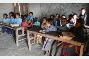 दिवा खाजा कार्यक्रम रोकिँदा चेपाङ समुदायका बालबालिका समस्यामा