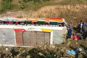 बस दुर्घटनामा २० जना घाइते