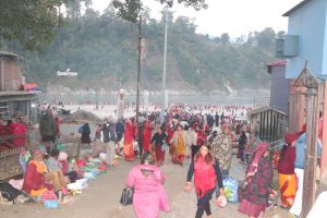 देवघाटधाममा बाला चतुर्दशीका दिन श्रद्धालु भक्तजनको ठूलो भीड