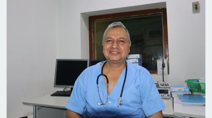 डा रेग्मीले गरे तेत्तीस हजार बिरामीको मुटुको शल्यक्रिया
