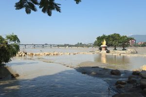 नारायणी किनार कहरः नगरपालिका बनाउँछ, नदी बगाउँछ
