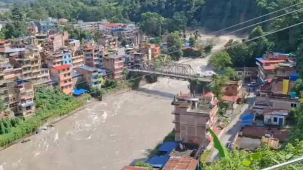 भोटेकोशी बाढीपछि त्रसित छन् त्रिशुली किनारका बासिन्दा
