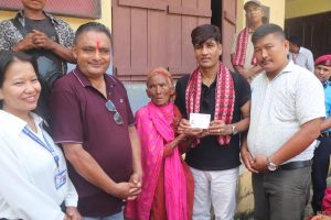 चितवनको ‘कर्णाली’ राप्तीका बासिन्दाले पाए नागरिकता